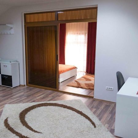 Penthouse De Lux Apartment Oradea Exterior photo