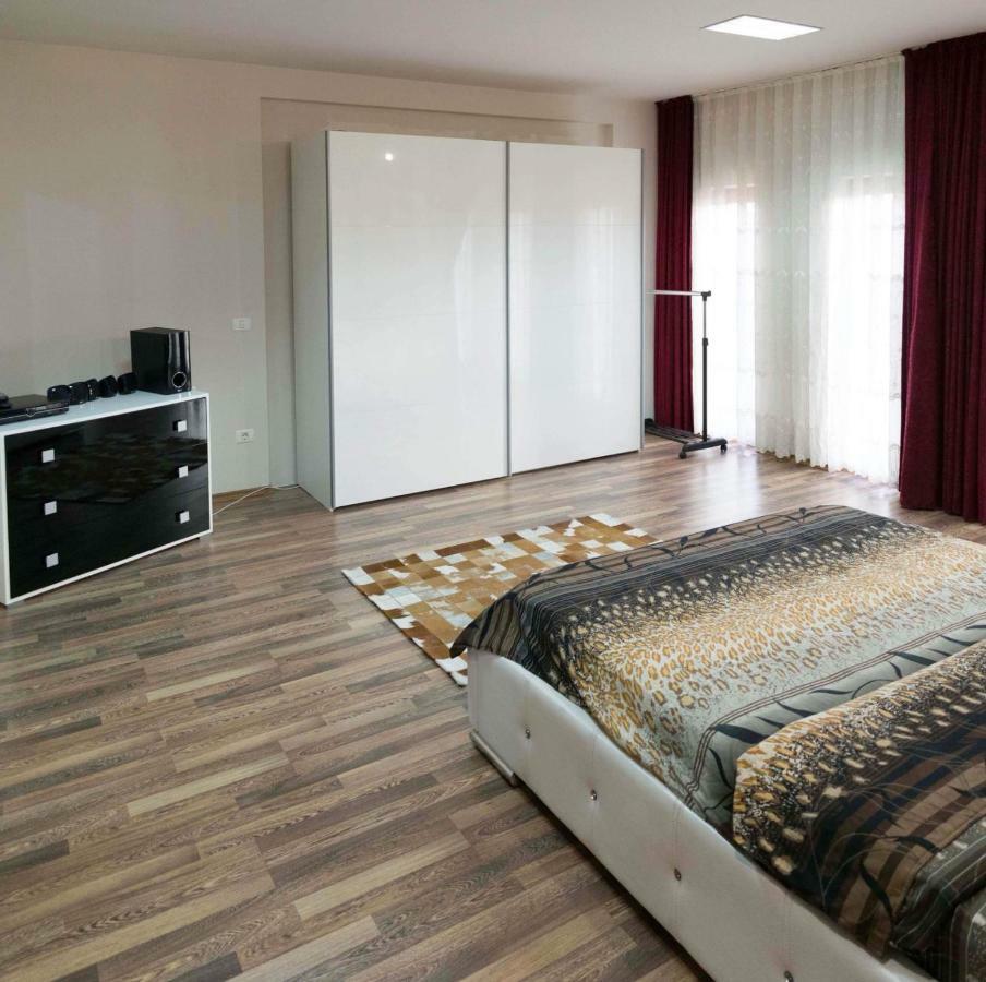 Penthouse De Lux Apartment Oradea Exterior photo
